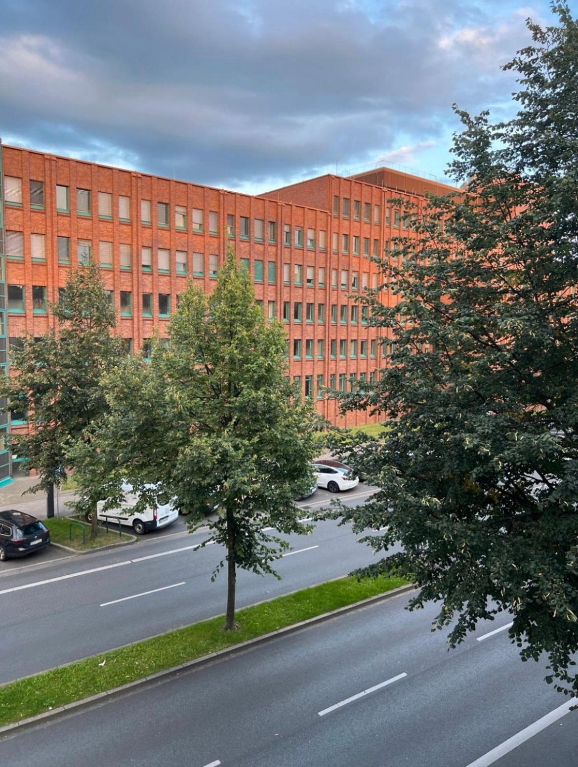 Moderne Und Helle Ferienwohnung Im Herzen Der Stadt Dortmund Buitenkant foto